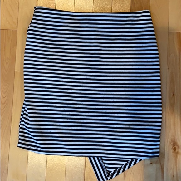Charlotte Russe striped skirt - Picture 2 of 2